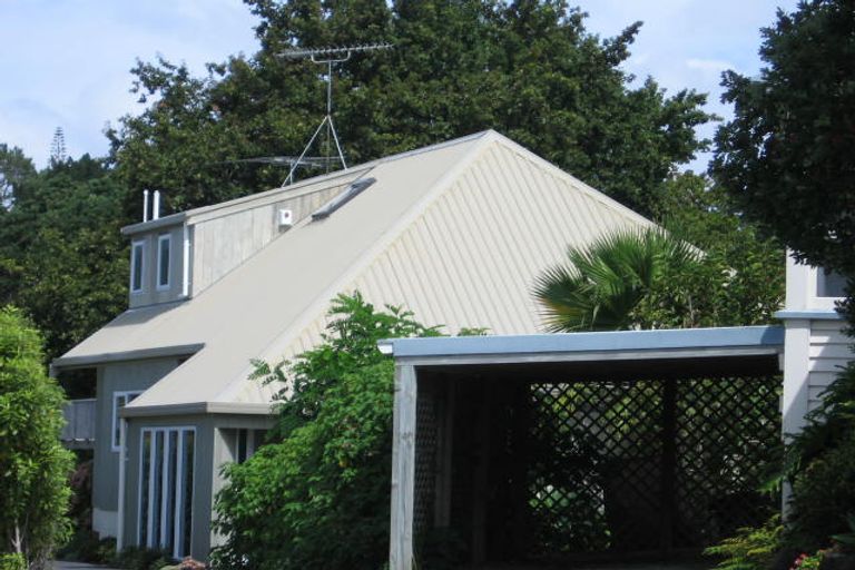 Photo of property in 1/2a Park Rise, Campbells Bay, Auckland, 0630