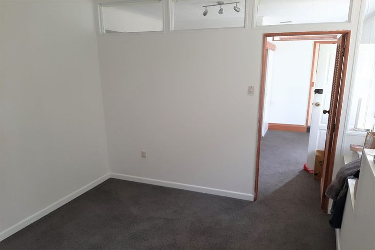 Photo of property in 142 The Ridgeway, Mornington, Wellington, 6021