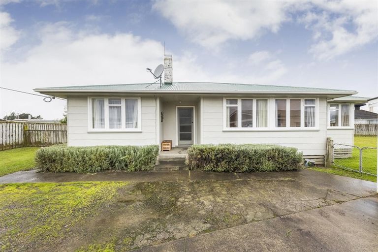 Photo of property in 9 Holland Crescent, Bulls, 4818