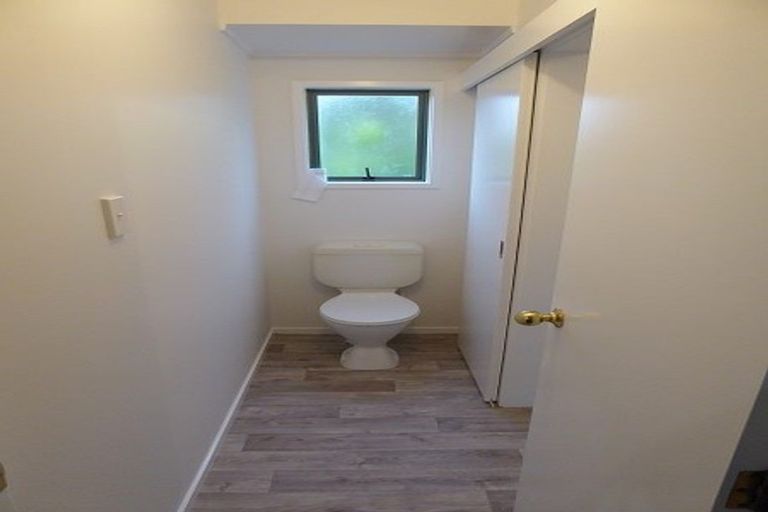 Photo of property in 12a Seaton Road, Murrays Bay, Auckland, 0630