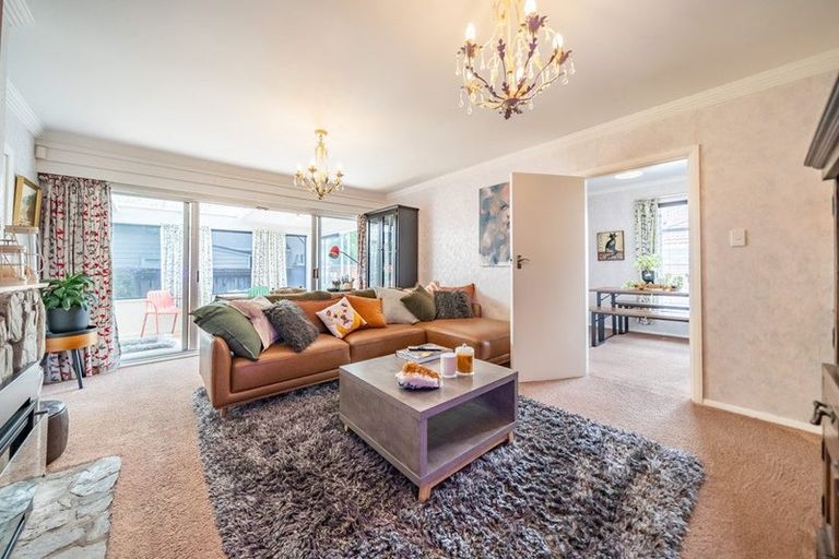 Photo of property in 31 Heretaunga Square, Silverstream, Upper Hutt, 5019