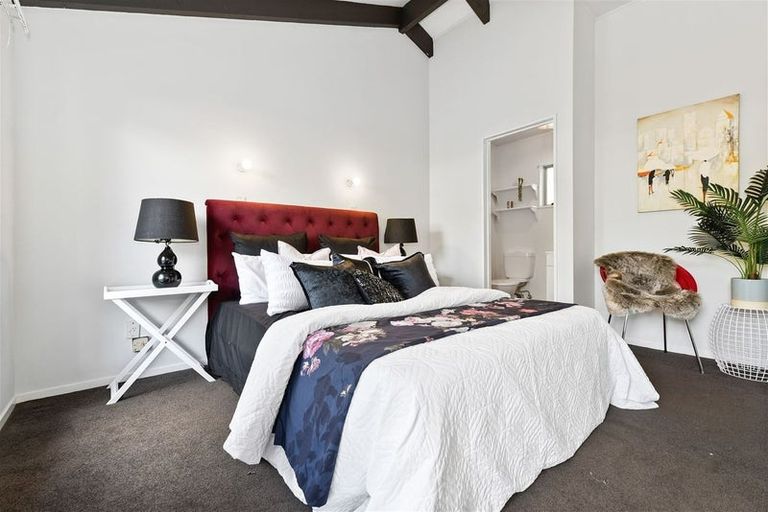 Photo of property in 91 Bryant Road, St Andrews, Hamilton, 3200