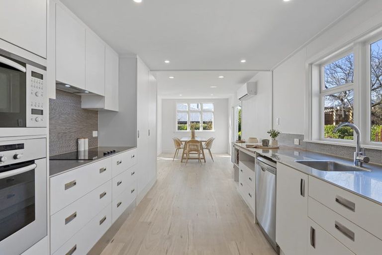 Photo of property in 87 Saint Andrews Hill Road, Mount Pleasant, Christchurch, 8081