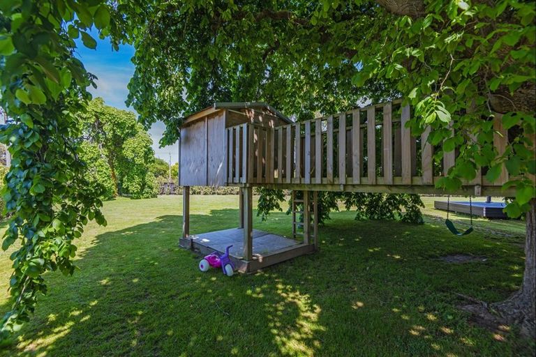 Photo of property in 1 Chamberlain Street, Feilding, 4702