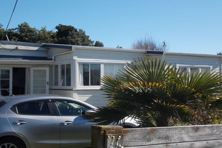 Photo of property in 24 Nuku Street, Tangimoana, 4822