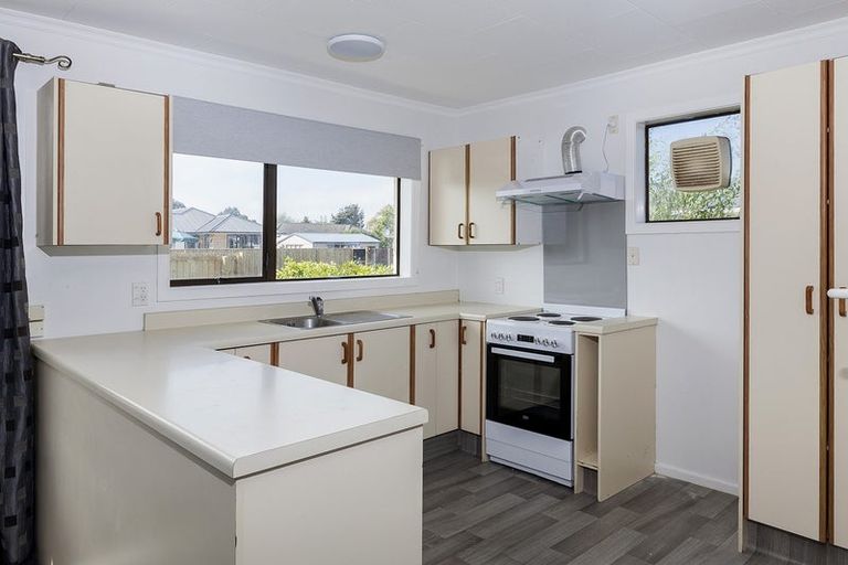 Photo of property in 11 Eglinton Street, Avondale, Christchurch, 8061