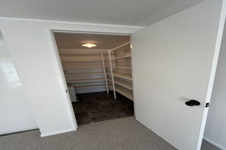 Photo of property in 17 Highland Avenue, Titirangi, Auckland, 0604