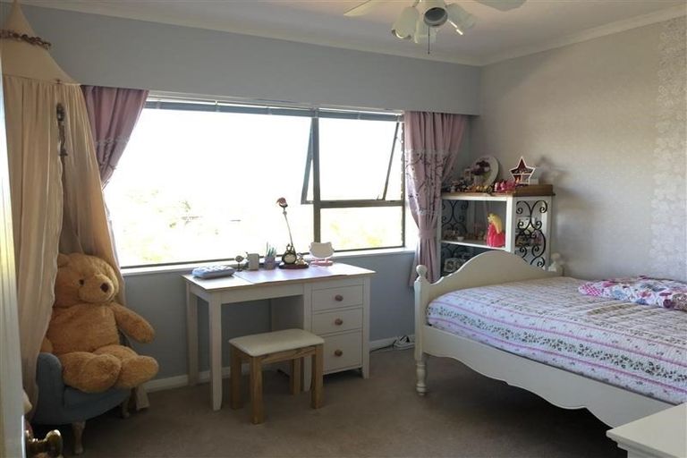 Photo of property in 5 Theodora Place, Mairangi Bay, Auckland, 0630