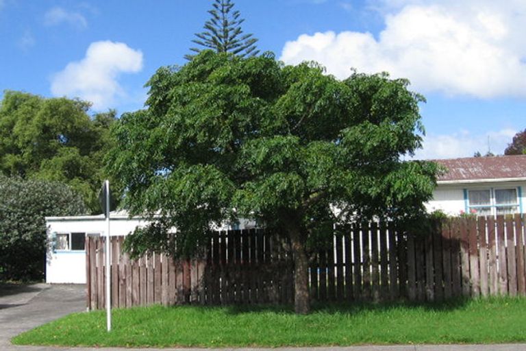 Photo of property in 1 Universal Drive, Henderson, Auckland, 0610