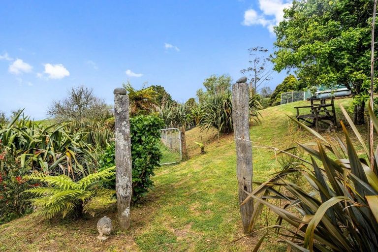 Photo of property in 105 Gorge Road, Maungaturoto, 0520
