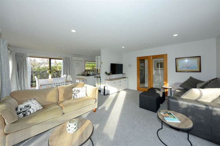 Photo of property in 2/8 Hamish Place, Westmorland, Christchurch, 8025