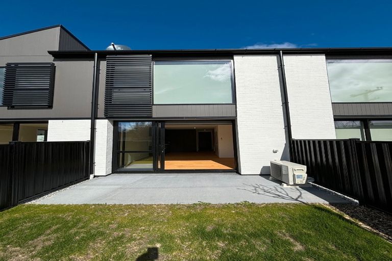 Photo of property in 21 Rowley Place, Wanaka, 9305