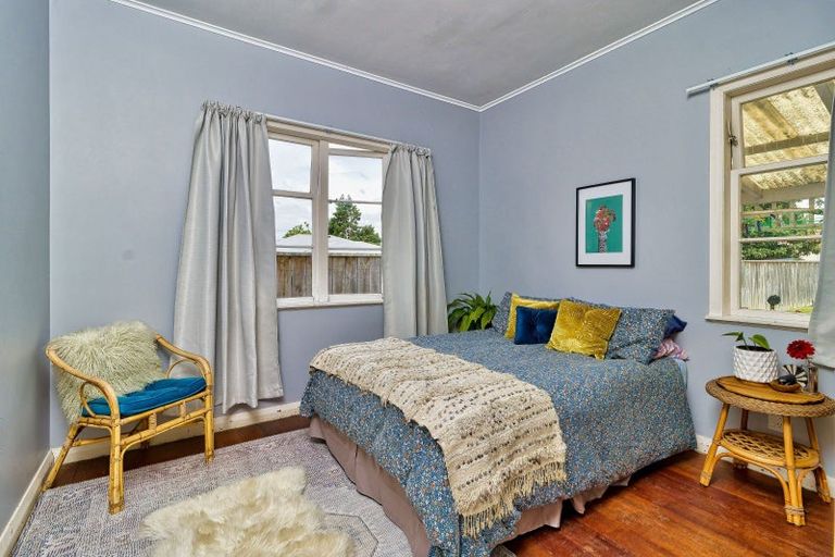 Photo of property in 2/33 Nuffield Avenue, Marewa, Napier, 4110