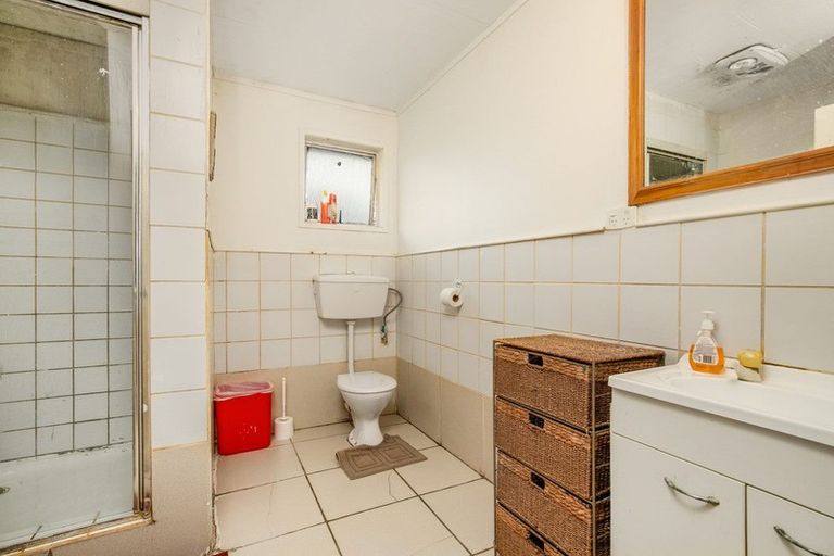 Photo of property in 16 Wenlock Place, Manurewa, Auckland, 2102