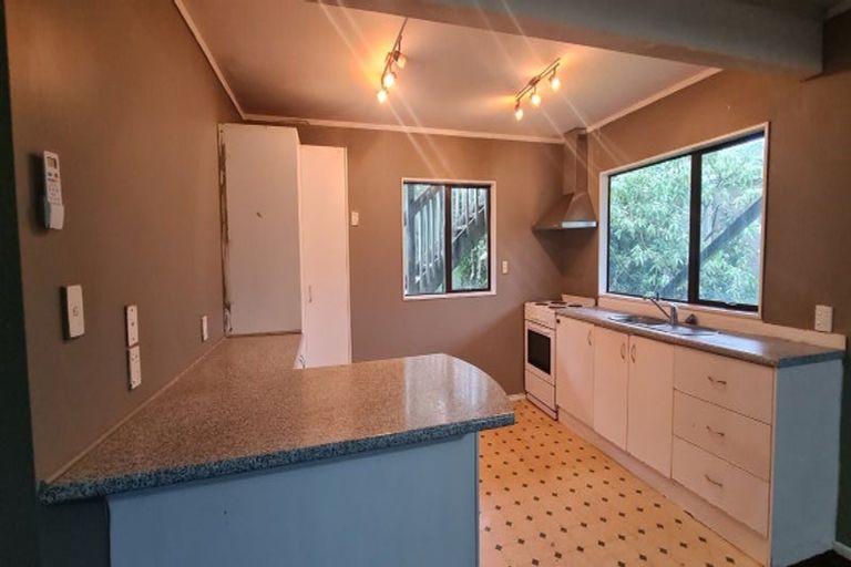 Photo of property in 12a Sabulite Road, Kelston, Auckland, 0602