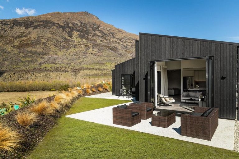 Photo of property in 23 Alps View Place, Lake Hayes, Queenstown, 9304