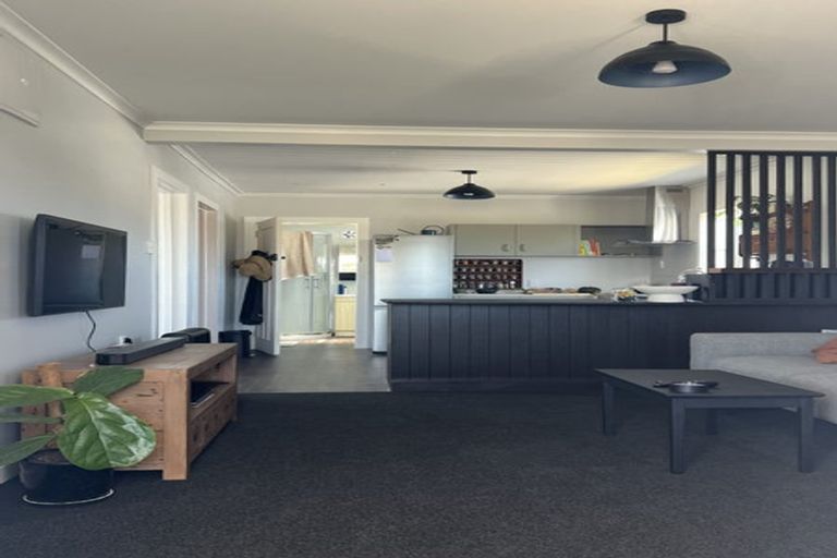 Photo of property in 2 Dawick Street, Foxton Beach, Foxton, 4815