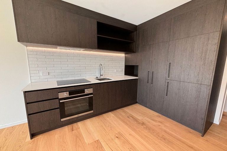 Photo of property in 21 Rowley Place, Wanaka, 9305