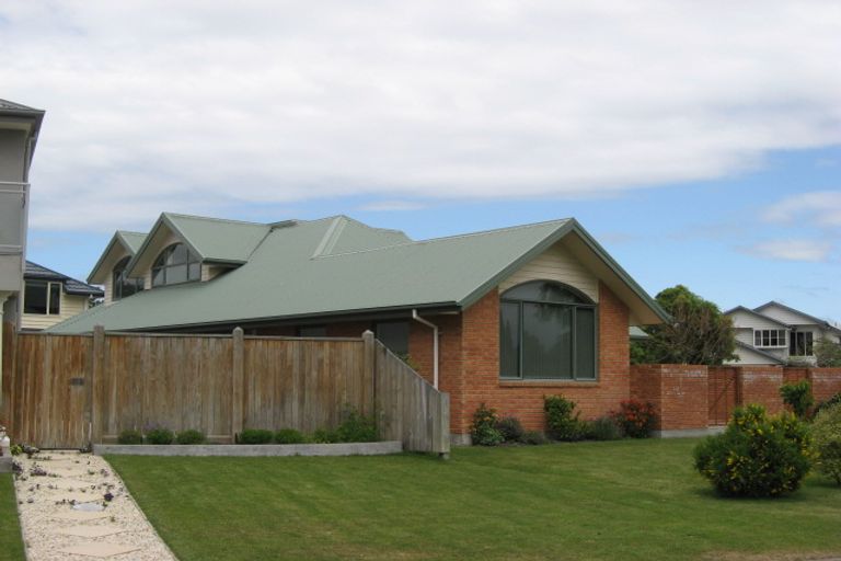 Photo of property in 25 O'connor Place, Burnside, Christchurch, 8053
