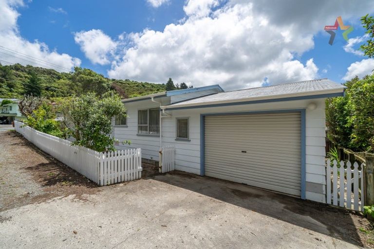 Photo of property in 157a George Street, Stokes Valley, Lower Hutt, 5019