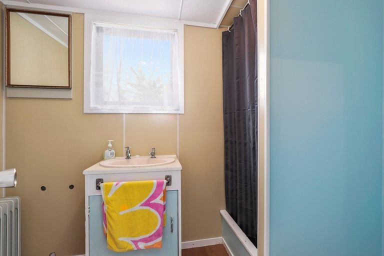 Photo of property in 15 Point Street, Raglan, 3225