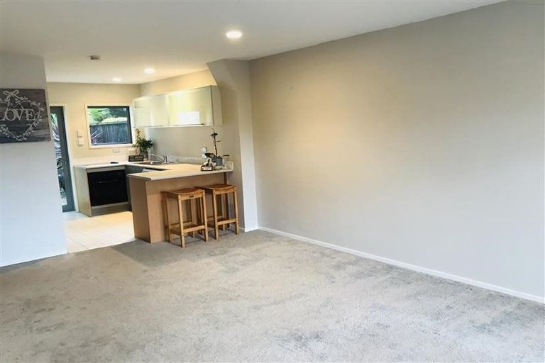 Photo of property in 3/17 Pannill Place, Oteha, Auckland, 0632