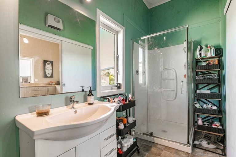 Photo of property in 250 Clifton Road, Whitford, 2571