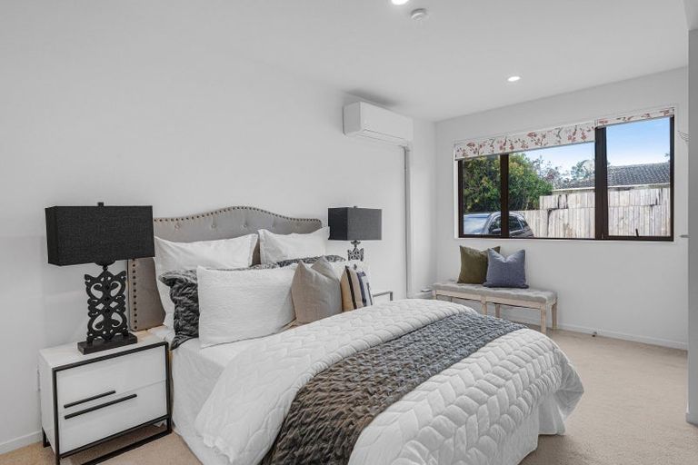 Photo of property in 1d Quincey Place, Massey, Auckland, 0614