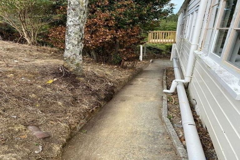 Photo of property in 128 Trelissick Crescent, Ngaio, Wellington, 6035