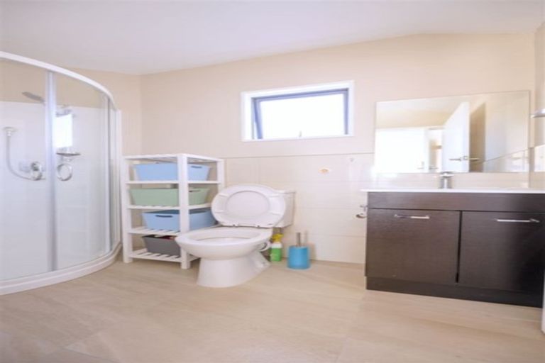 Photo of property in 8 Shirldale Place, Avonhead, Christchurch, 8042