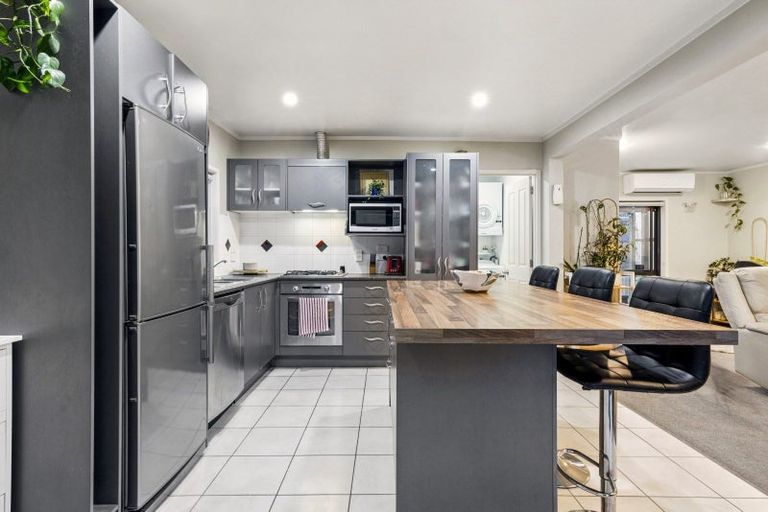 Photo of property in 10 Great North Road, Riverhead, 0820