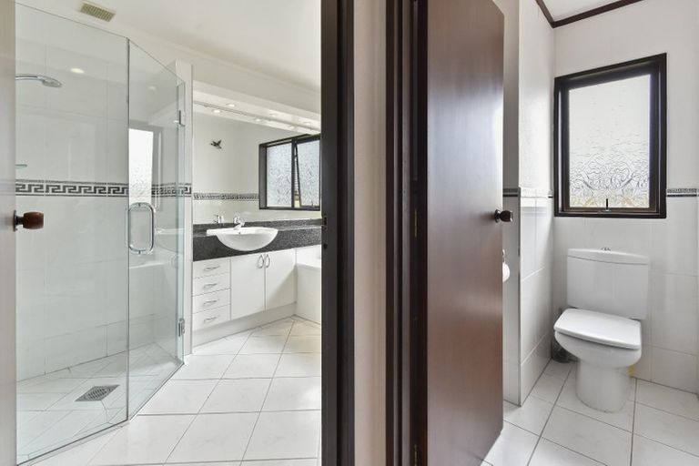 Photo of property in 2/28 Gills Avenue, Papakura, 2110