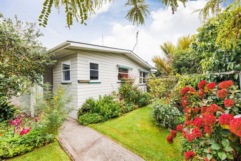 Photo of property in 12 Belgrave Place, Awapuni, Palmerston North, 4412