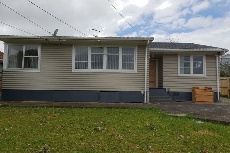 Photo of property in 14 Buller Crescent, Manurewa, Auckland, 2102
