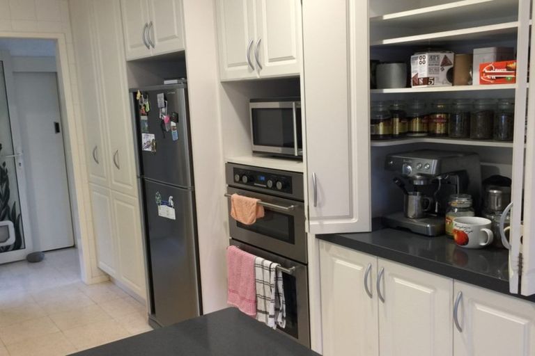 Photo of property in 38 Marlborough Avenue, Glenfield, Auckland, 0629