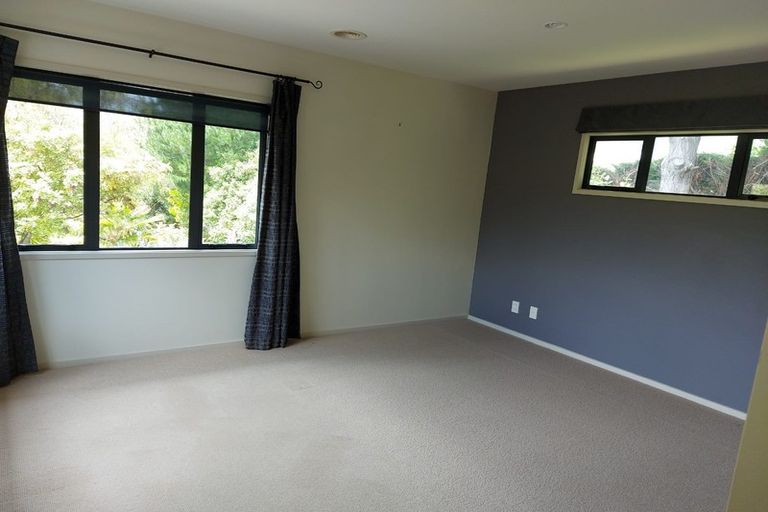 Photo of property in 70a Kirton Drive, Riverstone Terraces, Upper Hutt, 5018