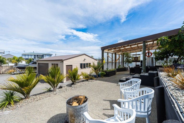 Photo of property in 8 Roore Street, Foxton Beach, Foxton, 4815