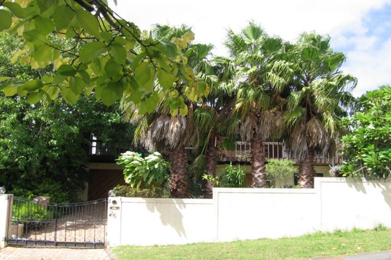 Photo of property in 6 Pluto Place, Beach Haven, Auckland, 0626