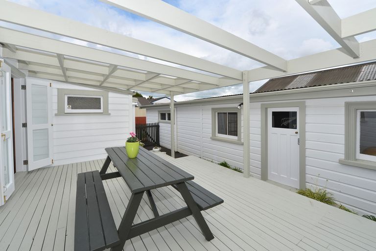 Photo of property in 6 Shortland Street, Regent, Whangarei, 0112