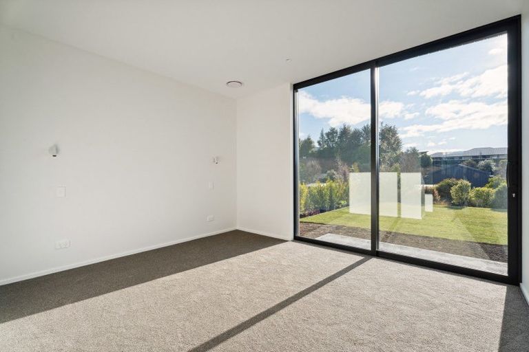 Photo of property in 44 Stackbrae Avenue, Wanaka, 9305