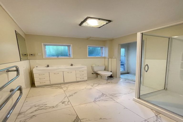 Photo of property in 2 Park Hill Road, Birkenhead, Auckland, 0626