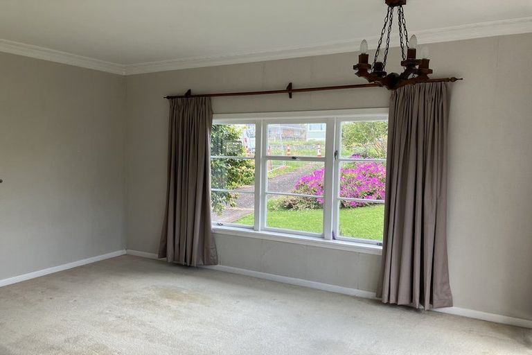 Photo of property in 94 Ocean View Road, Northcote, Auckland, 0627