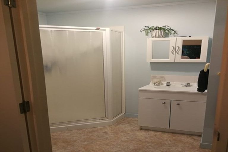 Photo of property in 6 Charlotte Street, Stanmore Bay, Whangaparaoa, 0932