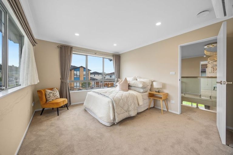 Photo of property in 1 Creggan Crescent, Flat Bush, Auckland, 2019