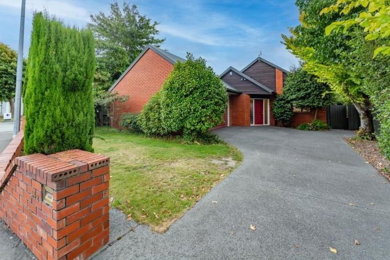 Photo of property in 412 Yaldhurst Road, Russley, Christchurch, 8042