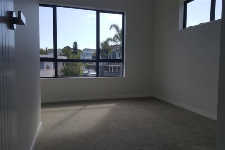 Photo of property in 3a Horizon Way, West Harbour, Auckland, 0618