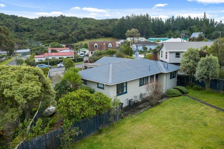 Photo of property in 85 Hampden Street, Picton, 7220