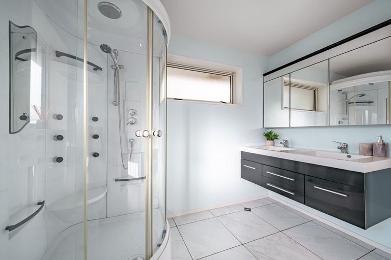 Photo of property in 112 Gayhurst Road, Dallington, Christchurch, 8061