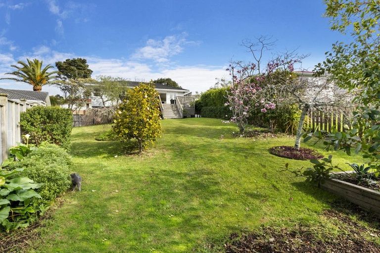 Photo of property in 25 Agincourt Street, Glenfield, Auckland, 0629