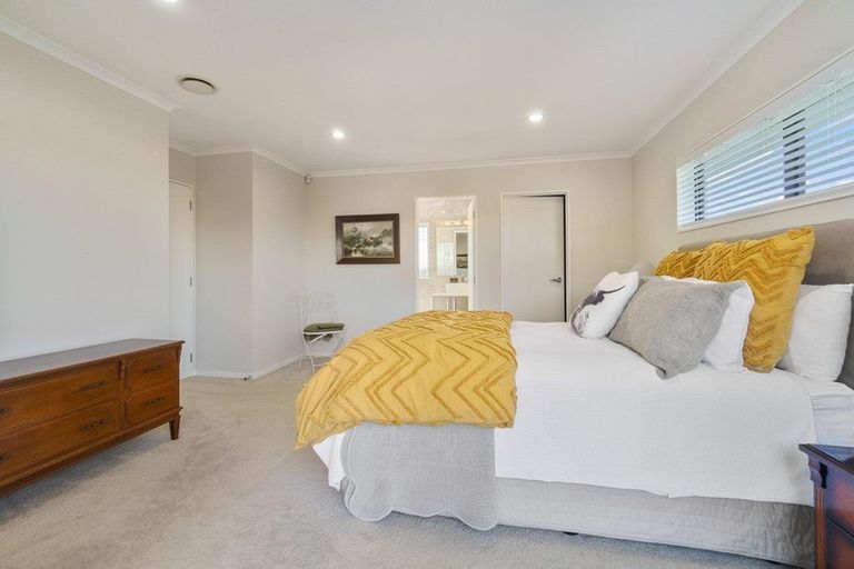 Photo of property in 8 Laylin Place, Pukekohe, 2120